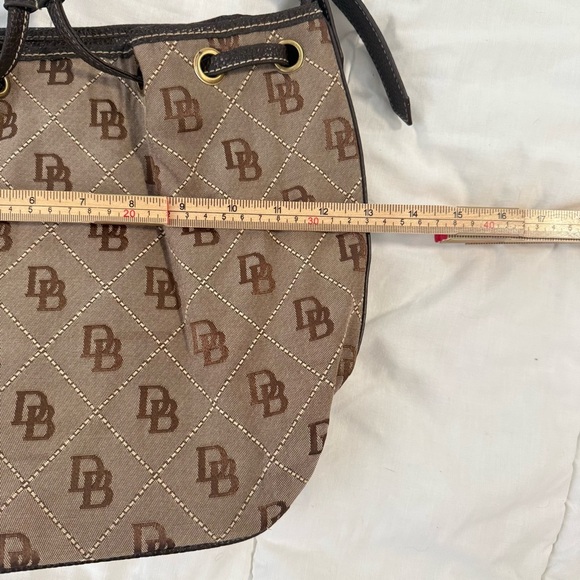 Dooney & Burke Signature Canvas Bucket Vintage Y2K Shoulder Hobo Bag - Picture 8 of 12